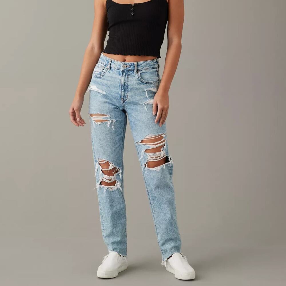 American Eagle Mom Jeans Medium Wash Ripped Straight Leg Jeans Size 4 Short